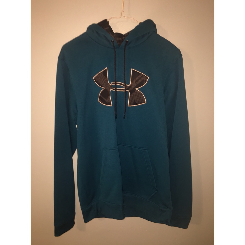 Men’s Under Armour hoodie. Size M.